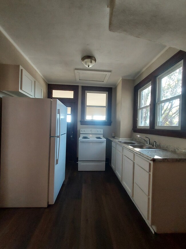 property at 9 Wyoming St