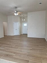 400 Blue Shale Dr in Jarrell, TX - Building Photo - Building Photo