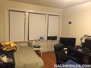 17-19-19 Washington St S, Unit 206 in Malden, MA - Building Photo - Building Photo