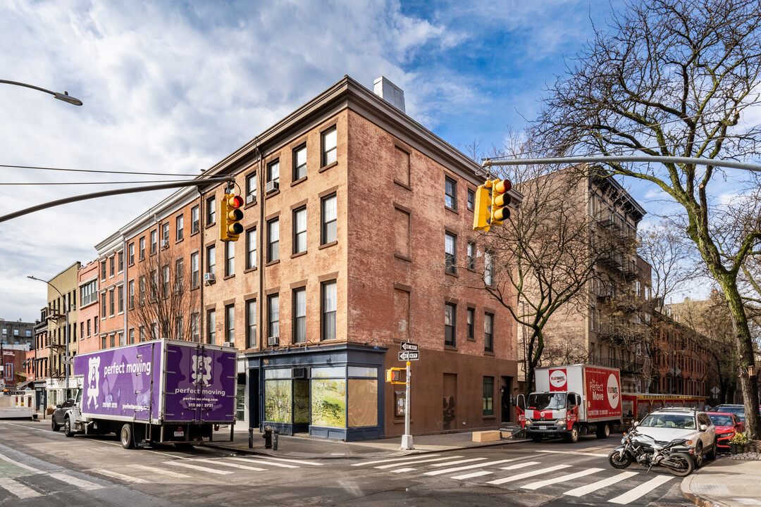 312-314 Bleecker St in New York, NY - Building Photo