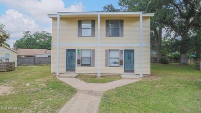 Magnolia Ridge in Biloxi, MS - Foto de edificio - Building Photo