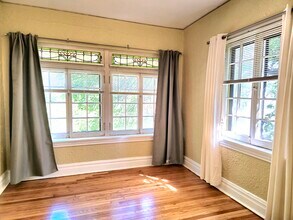 7208 Forsyth Blvd, Unit 1 East in St. Louis, MO - Building Photo - Building Photo
