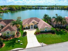 4435 Winding Oaks Cir in Mulberry, FL - Building Photo