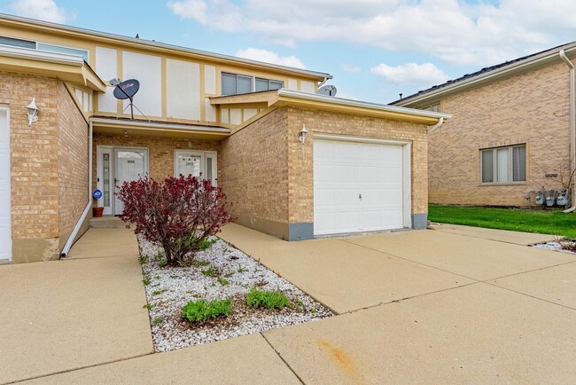 property at 305 Creekside Dr