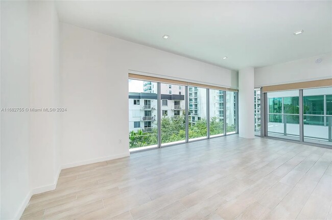 1600 SW 1st Ave, Unit 803 in Miami, FL - Building Photo - Building Photo