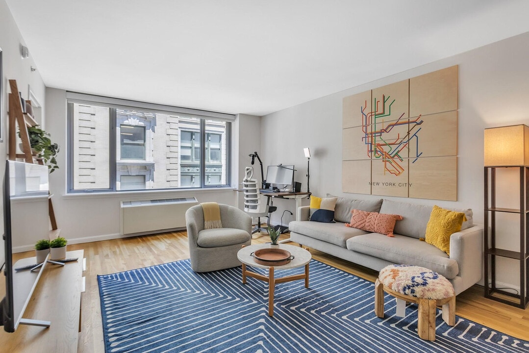 120 W 21st St in New York, NY - Building Photo