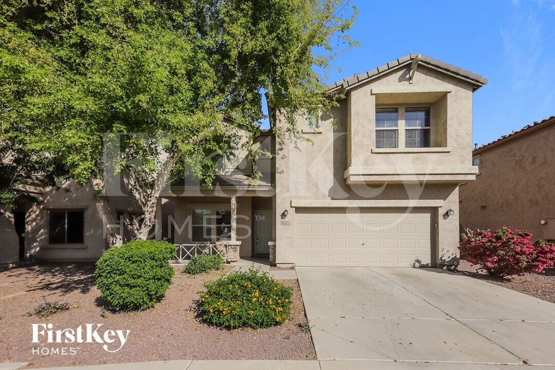 11028 E Silver Springs Ave in Mesa, AZ - Foto de edificio