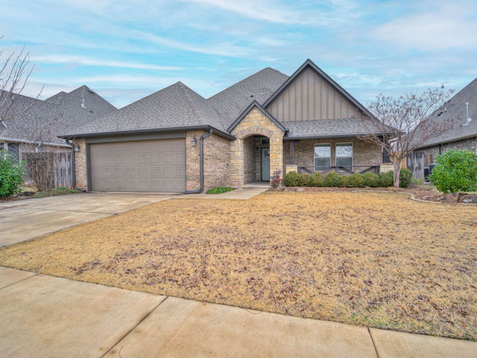 5301 NW 162nd Terrace in Edmond, OK - Building Photo