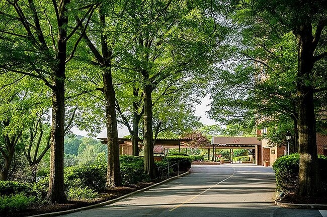 111 Hamlet Hill Rd in Baltimore, MD - Building Photo - Building Photo