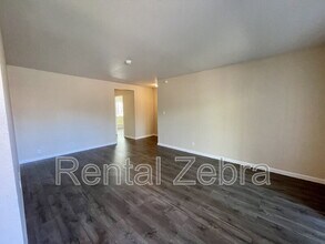 233 Masters Ct in Walnut Creek, CA - Foto de edificio - Building Photo