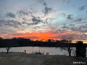 201 Seneca Dr in Groton, CT - Building Photo - Building Photo