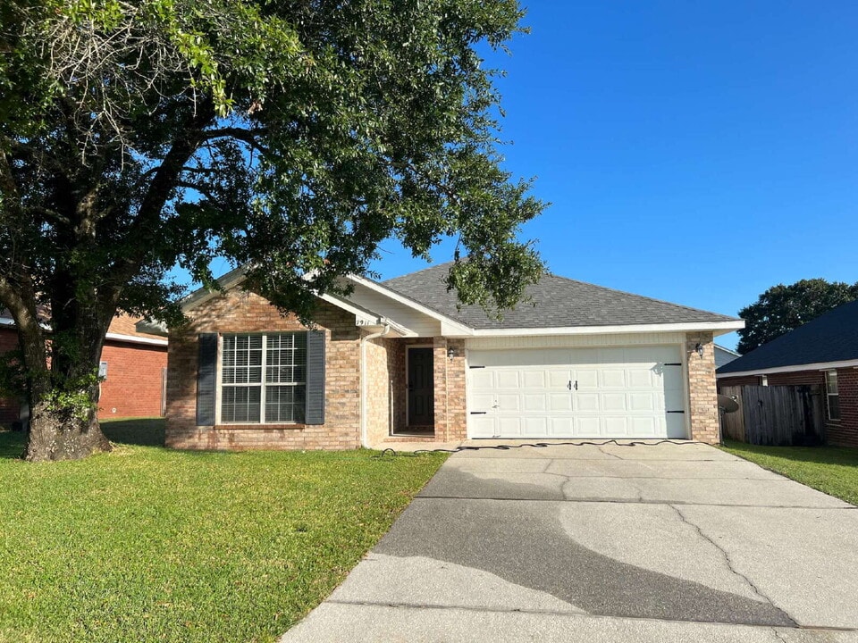 7911 Red Bean Dr in Pensacola, FL - Building Photo