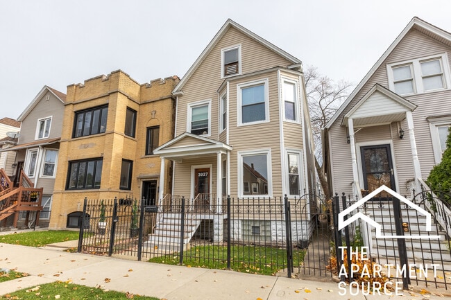 3927 N Whipple St, Unit 2