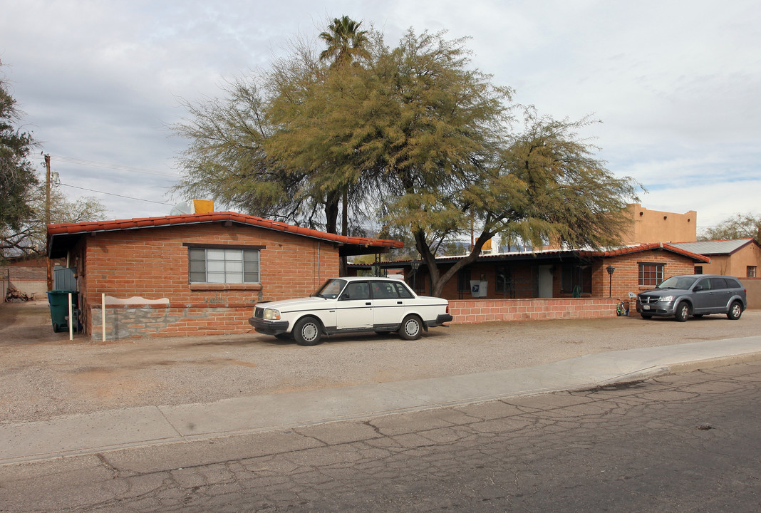 Villa Adobes Apartments in Tucson, AZ - Building Photo