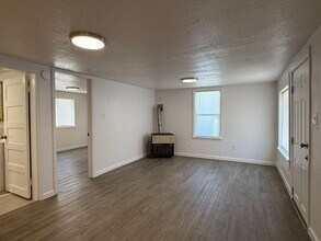 1224 E Columbia Ave in Spokane, WA - Foto de edificio - Building Photo