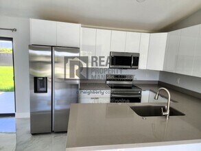 2906 68th St W in Lehigh Acres, FL - Building Photo - Building Photo