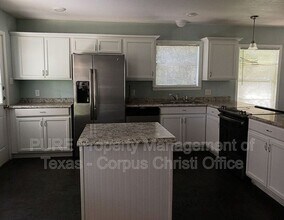 1329 Oak Park Dr in Aransas Pass, TX - Building Photo - Building Photo