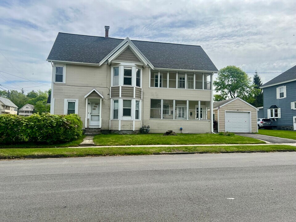 28 7th Ave, Unit #2 in Gloversville, NY - Building Photo