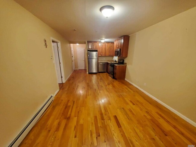 108-27 63rd Ave-Unit -3B in Queens, NY - Foto de edificio - Building Photo