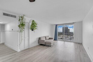 6900 Bay Dr in Miami, FL - Building Photo