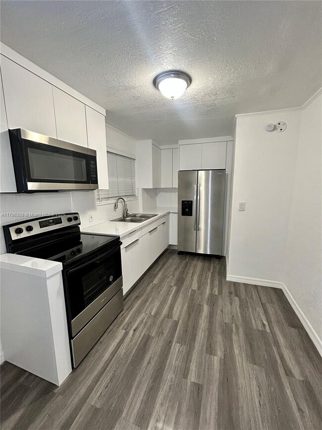 706 S F St in Lake Worth Beach, FL - Foto de edificio - Building Photo