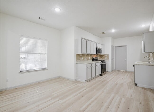 6627 Stonecross Creek Ln