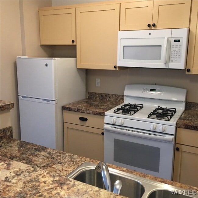 property at 481 Franklin St