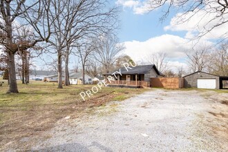 8229 Patterson Rd in Chattanooga, TN - Building Photo - Building Photo