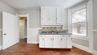 3165 W 31st St in Cleveland, OH - Building Photo