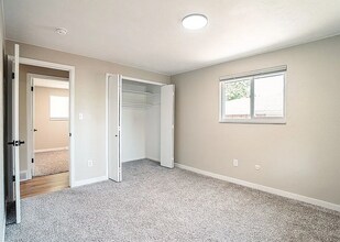 4854 S Parfet St in Littleton, CO - Building Photo - Building Photo