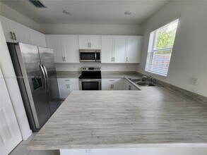 1776 SE 27th Rd in Homestead, FL - Building Photo - Building Photo