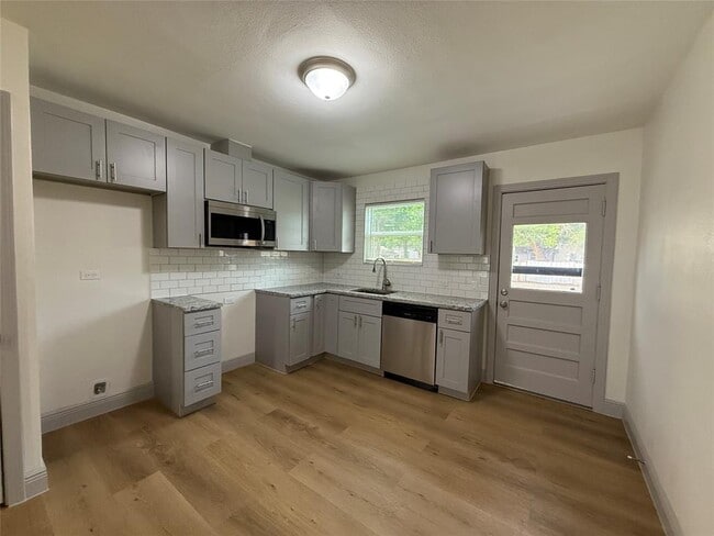 property at 1121 Ward St