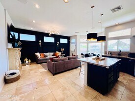 14826 N 92nd Pl in Scottsdale, AZ - Building Photo