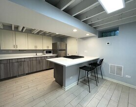 950 N Noble St in Chicago, IL - Building Photo - Building Photo