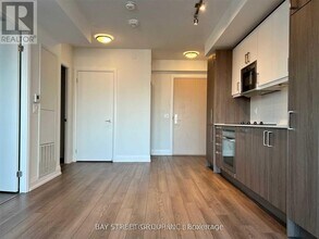 77 Mutual St in Toronto, ON - Building Photo - Building Photo