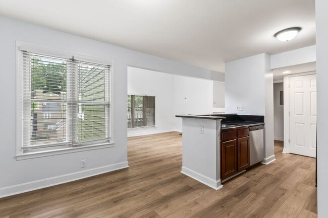 425 W 8th St in Charlotte, NC - Building Photo - Building Photo