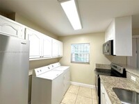 6731 Kingsmoor Way in Hialeah, FL - Building Photo - Building Photo