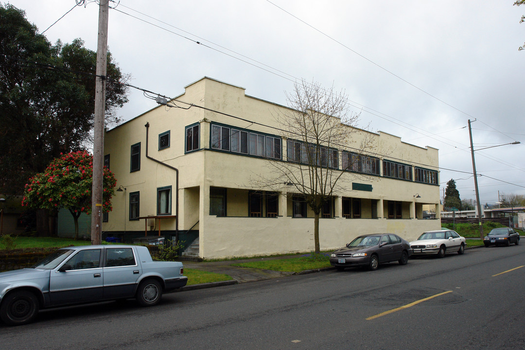 650-664 N Ainsworth St in Portland, OR - Building Photo