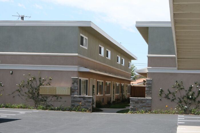 13861 Arthur Ave in Paramount, CA - Building Photo