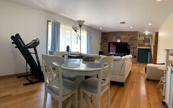 1738 Westhaven Dr in Champaign, IL - Building Photo - Building Photo