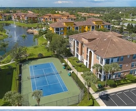 8351 38th Street Cir E, Unit 204 in Sarasota, FL - Building Photo - Building Photo