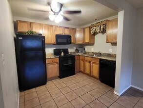 2704 E Scenic Ct, Unit Lower Unit in Sioux Falls, SD - Foto de edificio - Building Photo