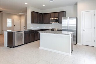 9705 Morning Iris Dr in Manor, TX - Building Photo - Building Photo