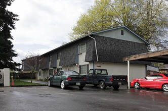 Coast Pine in Vancouver, WA - Building Photo - Building Photo