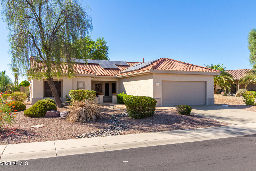 17712 N Thoroghbred Dr in Surprise, AZ - Building Photo