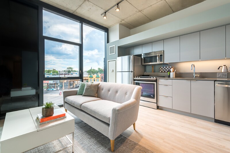 2733 W Belden Ave in Chicago, IL - Building Photo