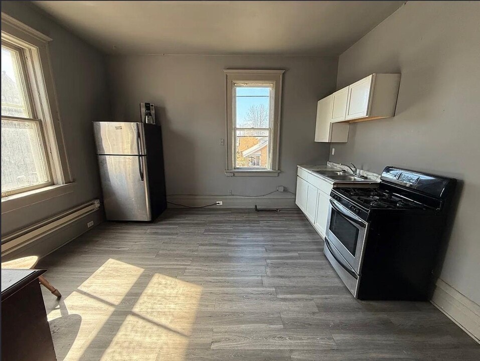 1341 S Layton Blvd in Milwaukee, WI - Building Photo