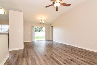 2028 Cattleman Dr in Brandon, FL - Building Photo - Building Photo