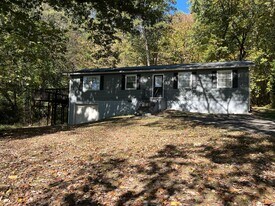 2205 Ridgecrest Dr in Knoxville, TN - Building Photo