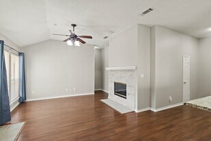 8200 Stern St in Frisco, TX - Building Photo